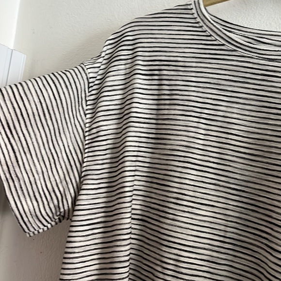 Cropped stripes T shirt - Picture 2 of 4